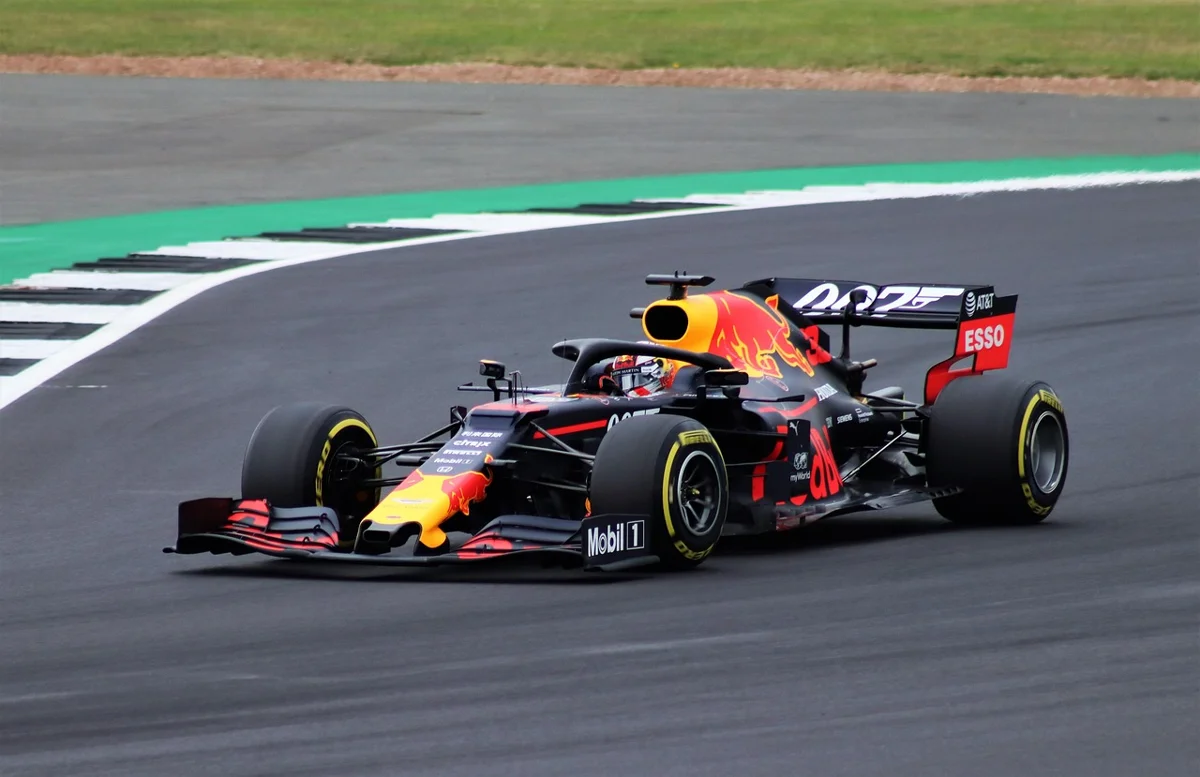 Formula 1 Kırmızı Bayrak Nedir?